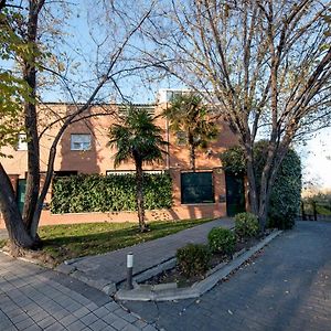 Habitaciones Privadas En Mi Acogedor Chalet Madrid Exterior photo