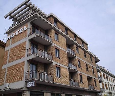 Hotel Traghetto Civitavecchia Extérieur photo
