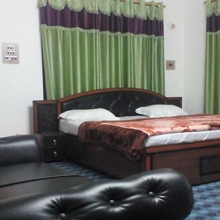 Hotel Hilal Palace Srīnagar Extérieur photo