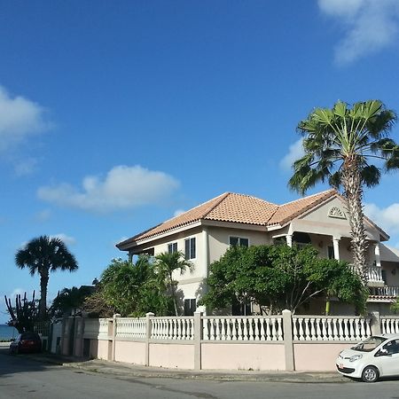 Le Chateau Ocean Villas Oranjestad Extérieur photo