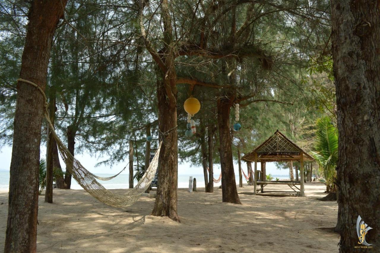 Sangjun On Beach Resort Bang Saphan Extérieur photo