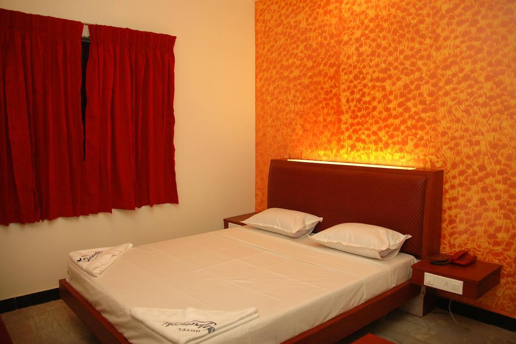 Hotel Shreenithi Madurai Extérieur photo