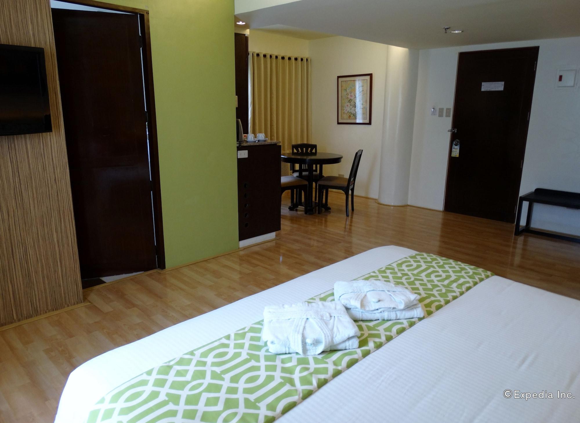 Hotel Fleuris Puerto Princesa Extérieur photo