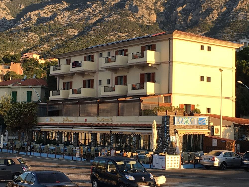 Hôtel Il Nuovo Gabbiano à Cala Gonone Extérieur photo