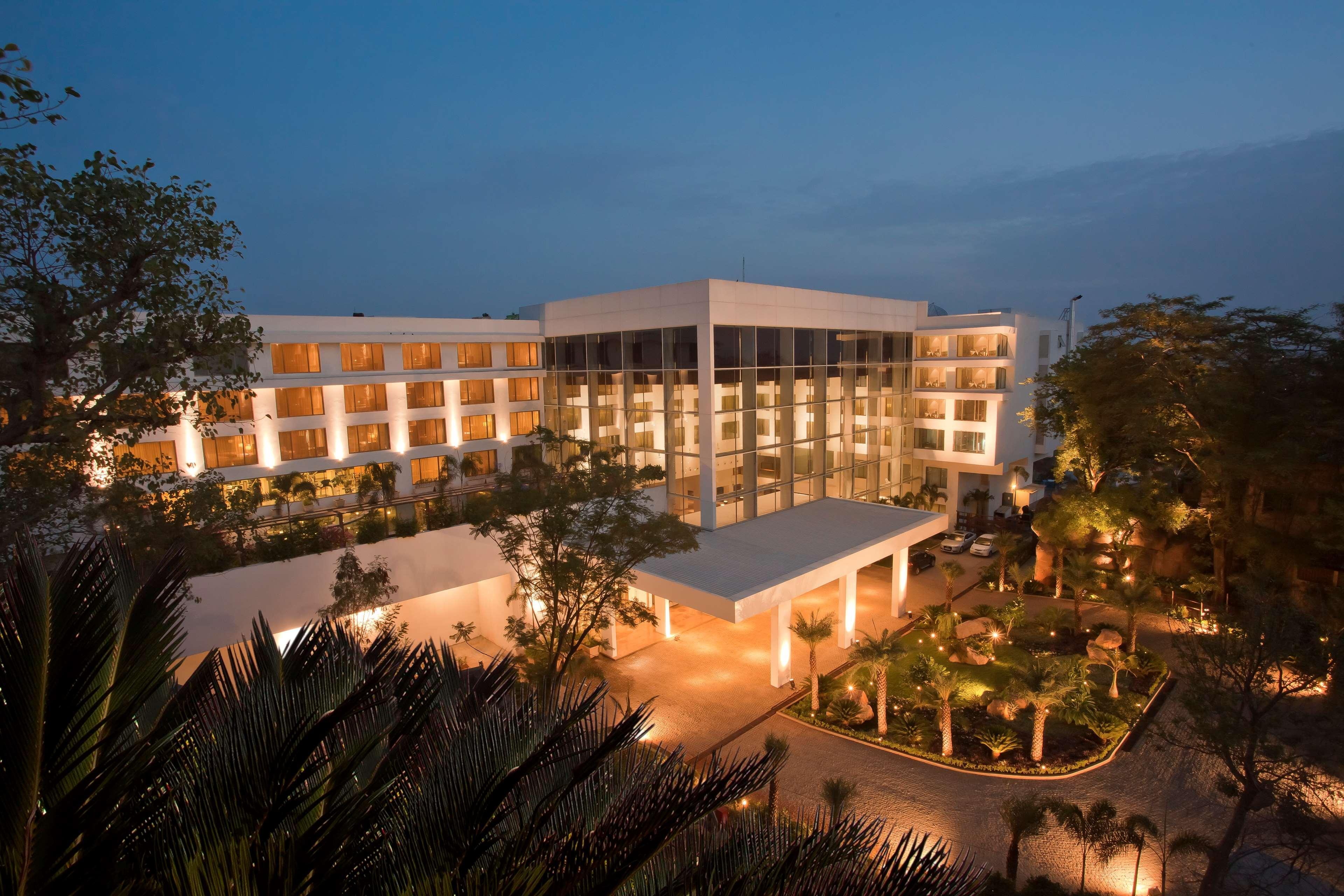 Radisson Blu Plaza Hotel Hyderabad Banjara Hills Extérieur photo
