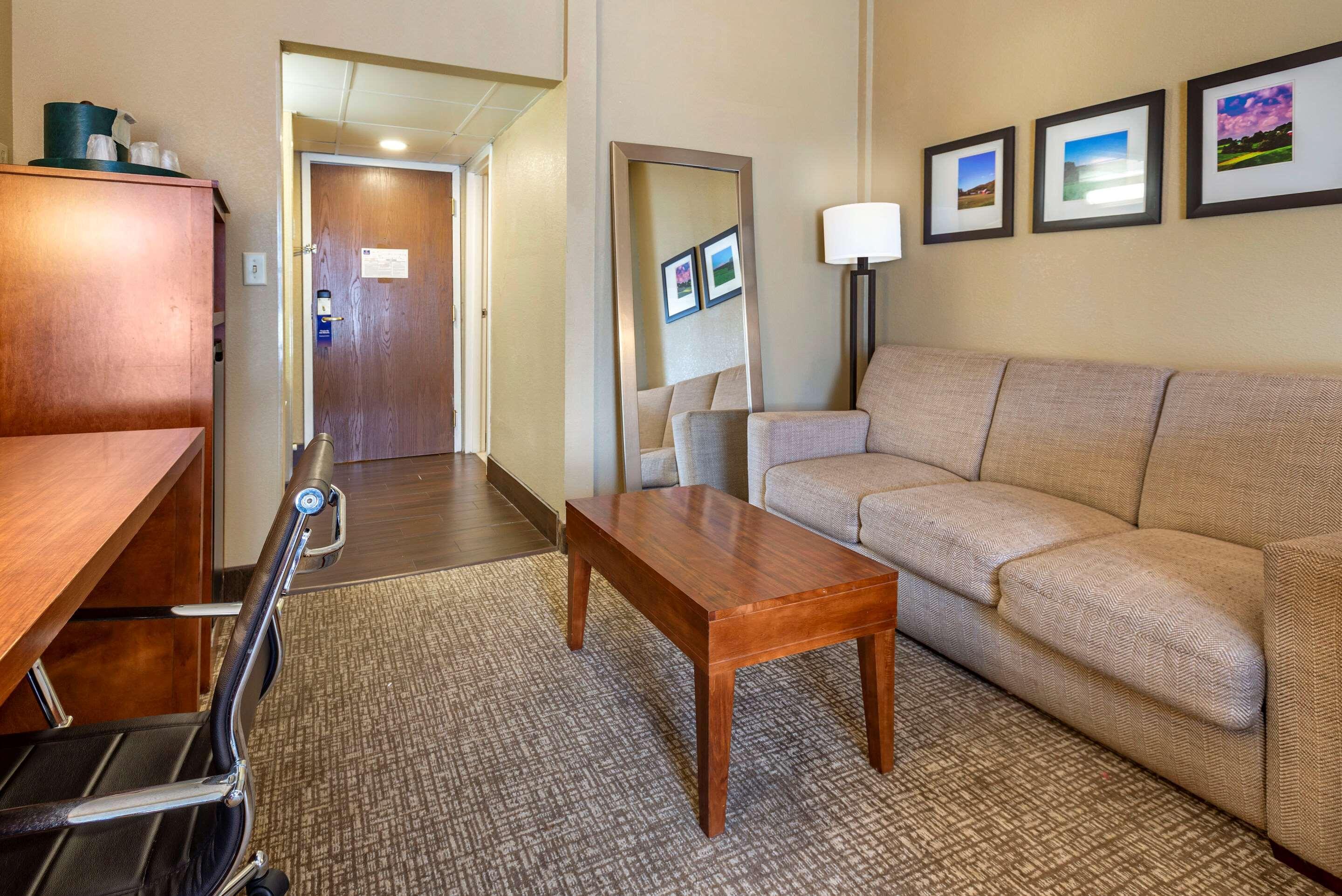 Comfort Suites Bethlehem Near Lehigh University And Lvi Airport Extérieur photo