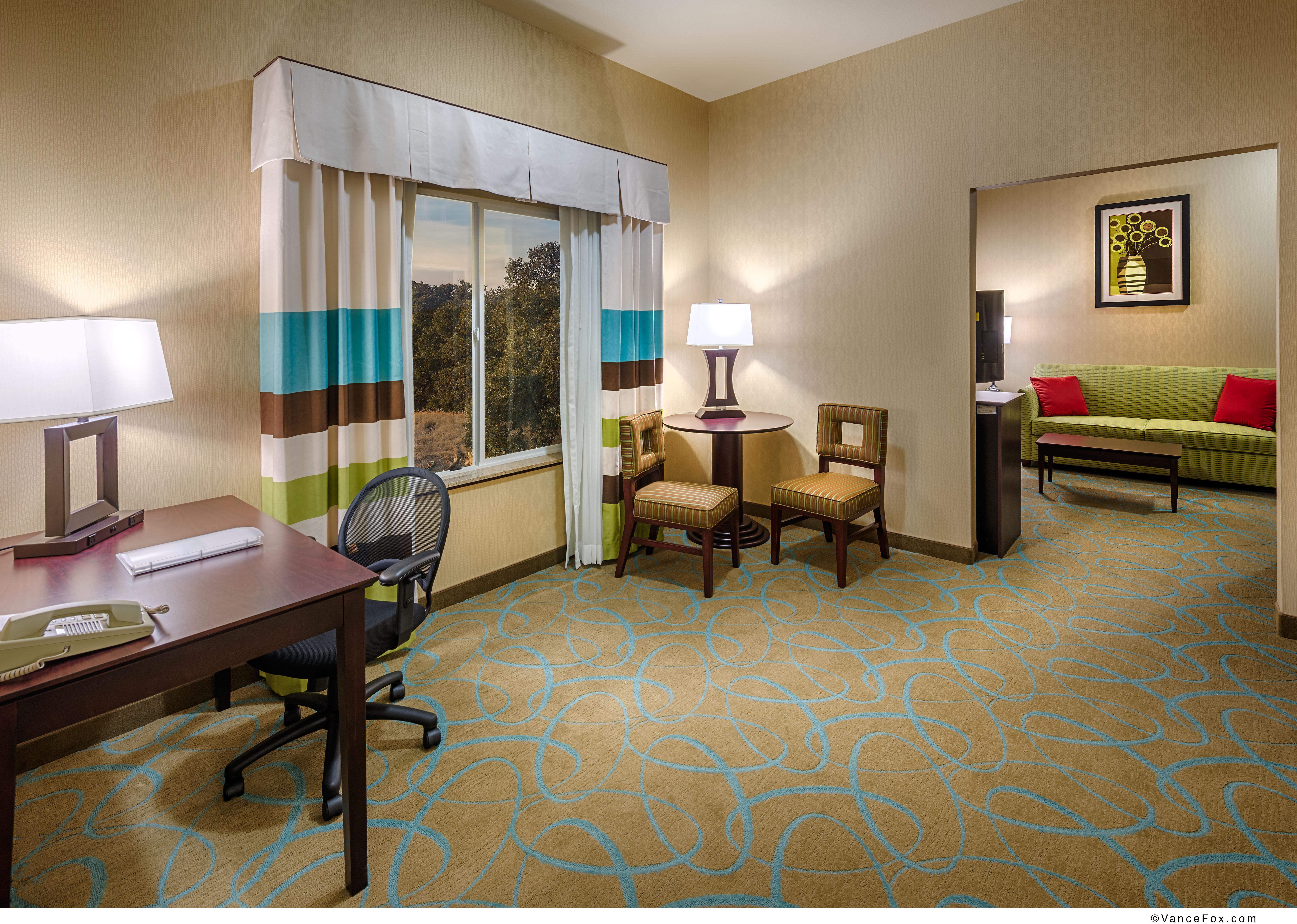 Holiday Inn Express & Suites / Red Bluff - South Redding Area, An Ihg Hotel Extérieur photo