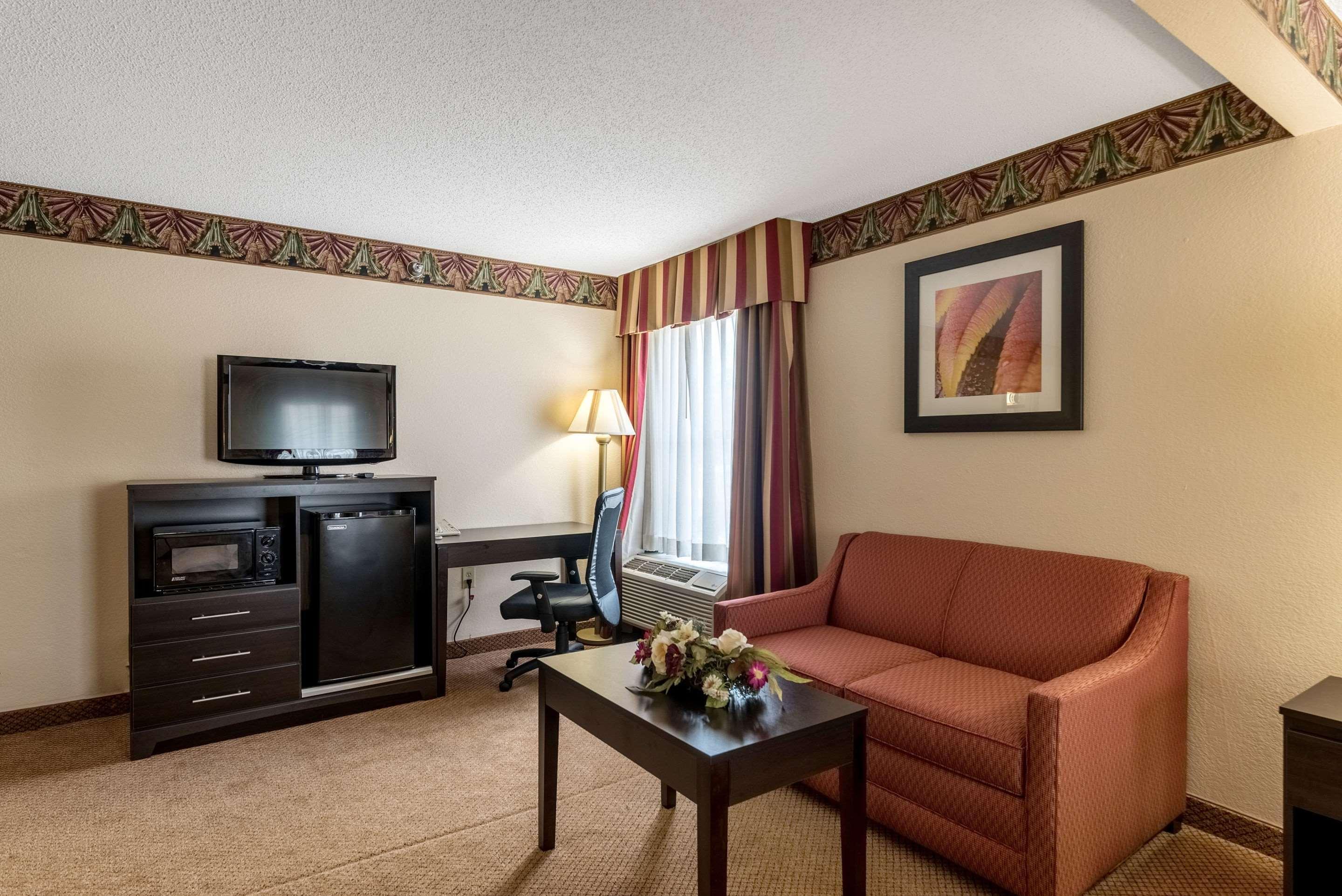 Quality Inn & Suites Clemmons I-40 Extérieur photo