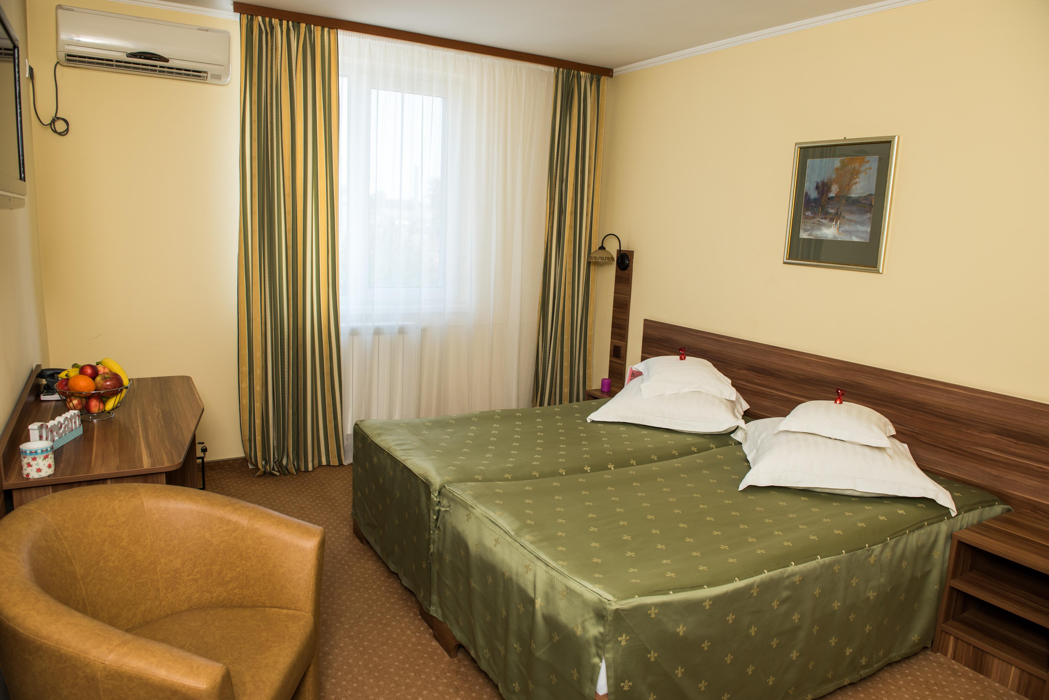 Hotel Lyra Oradea Extérieur photo