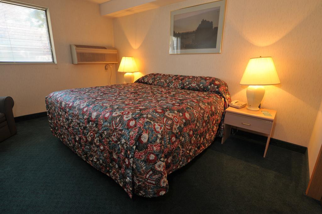 Shilo Inn Suites Hotel - Nampa Suites Extérieur photo
