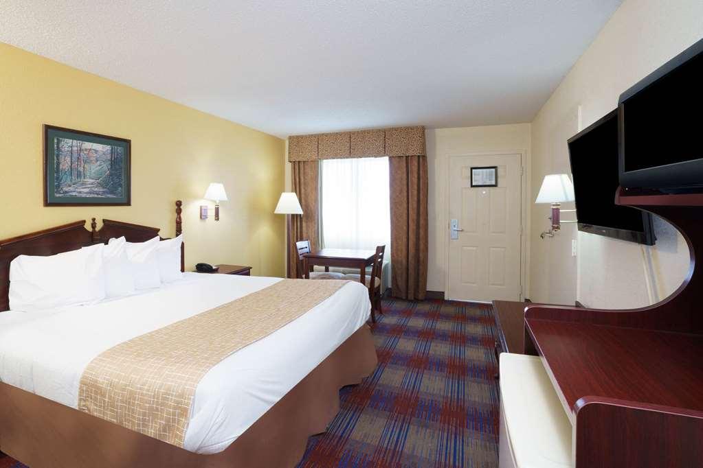 Travelodge By Wyndham Montgomery East Chambre photo