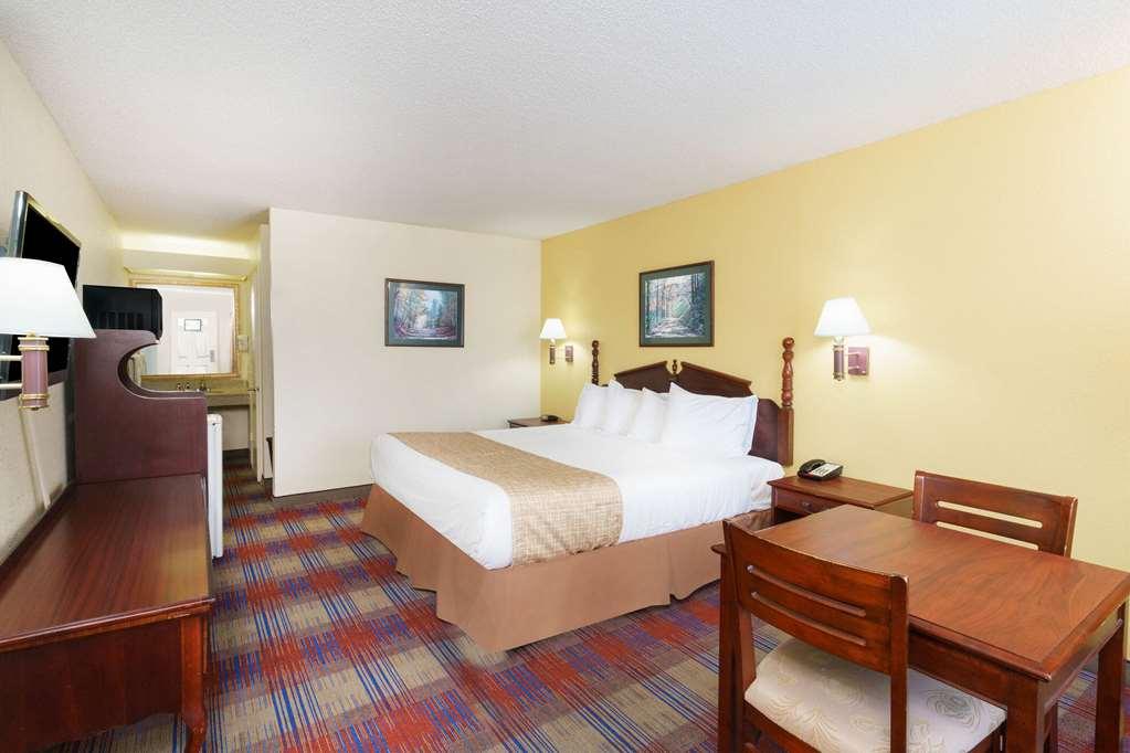 Travelodge By Wyndham Montgomery East Chambre photo