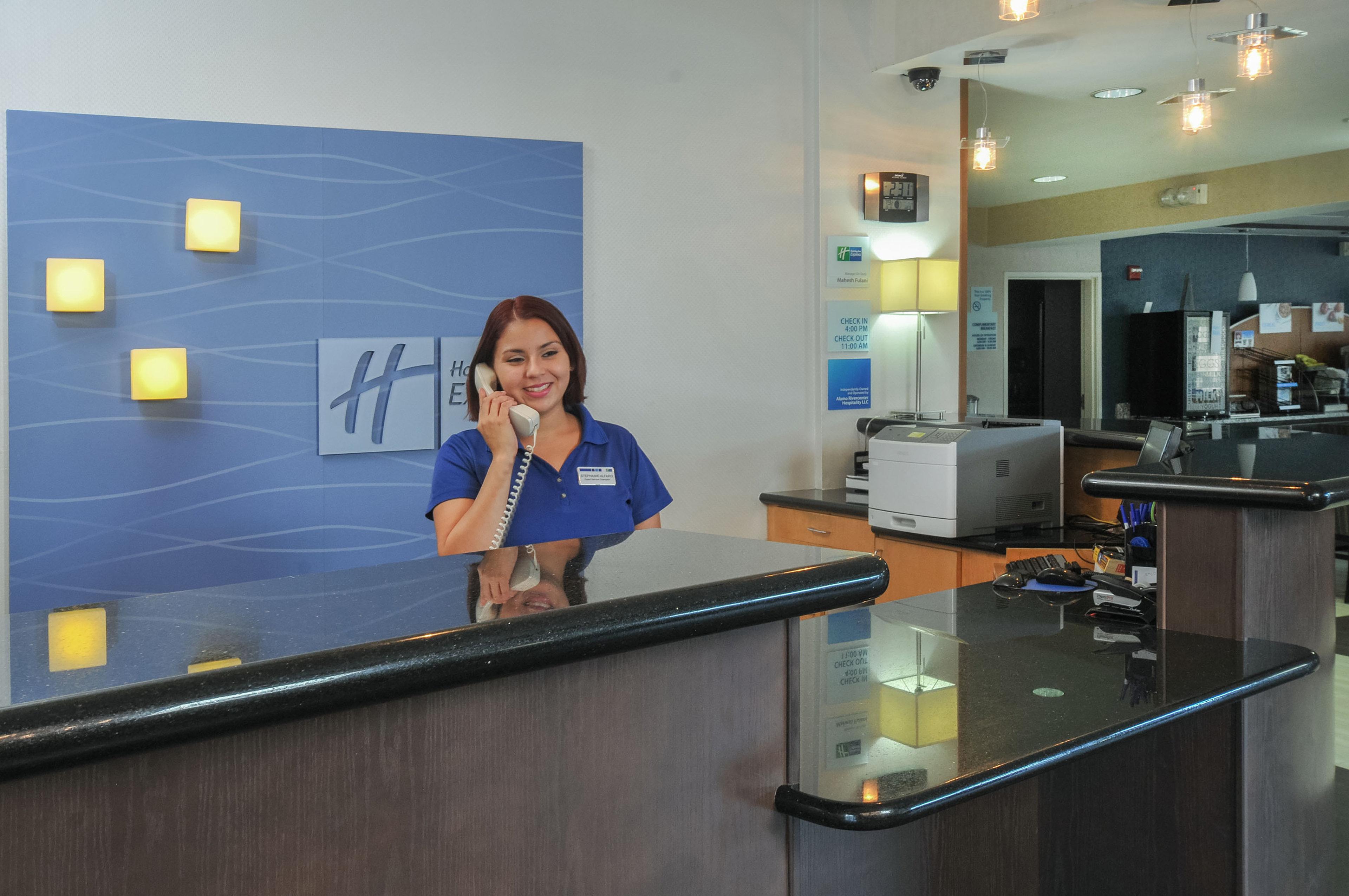 Holiday Inn Express Hotel & Suites San Antonio - Rivercenter Area, An Ihg Hotel Extérieur photo