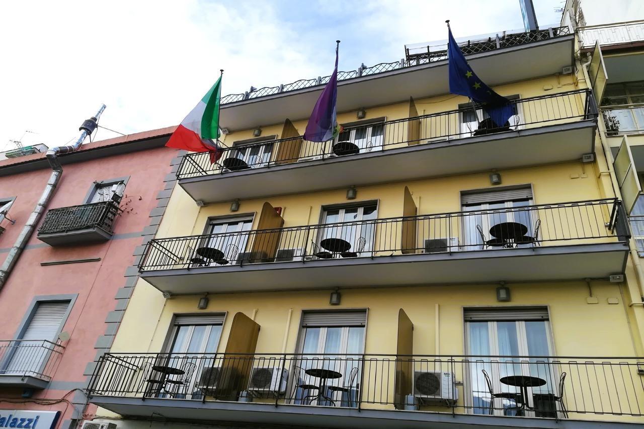 Hotel Leopardi Naples Extérieur photo
