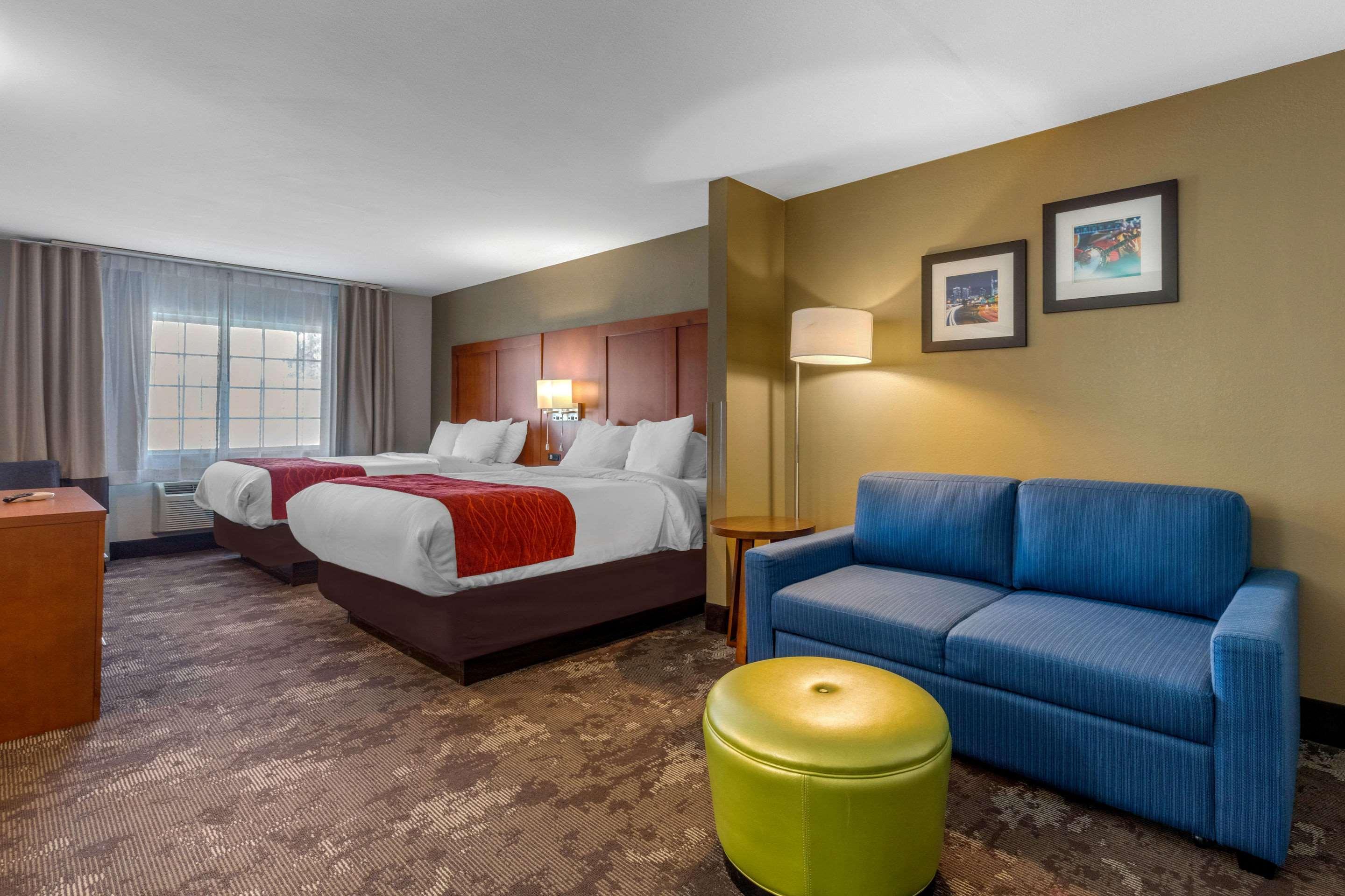 Comfort Inn & Suites Nashville Near Tanger Outlets Extérieur photo