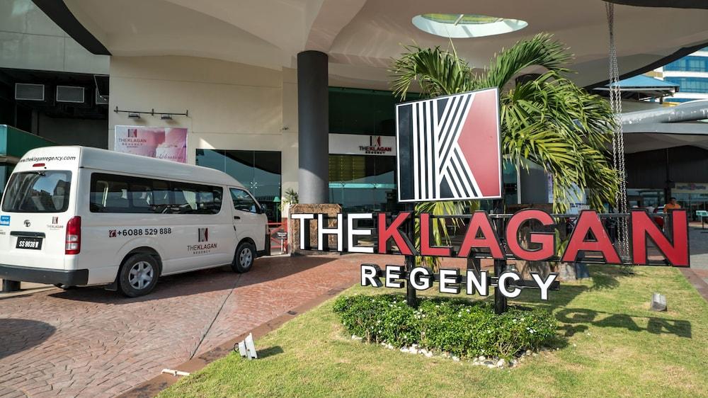 Hôtel The Klagan Regency 1Borneo à Kota Kinabalu Extérieur photo