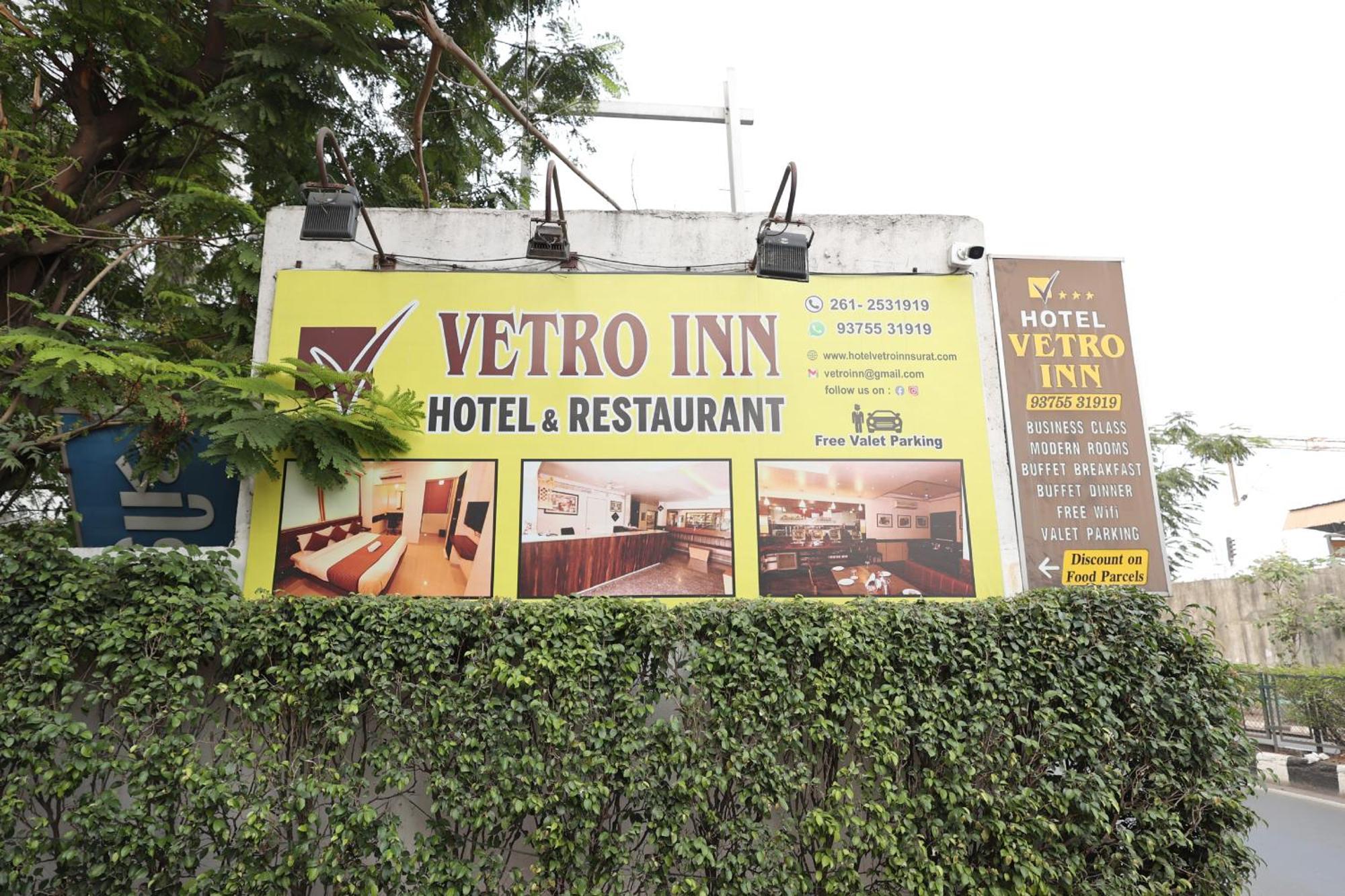 Hotel Vetro Inn Surate Extérieur photo