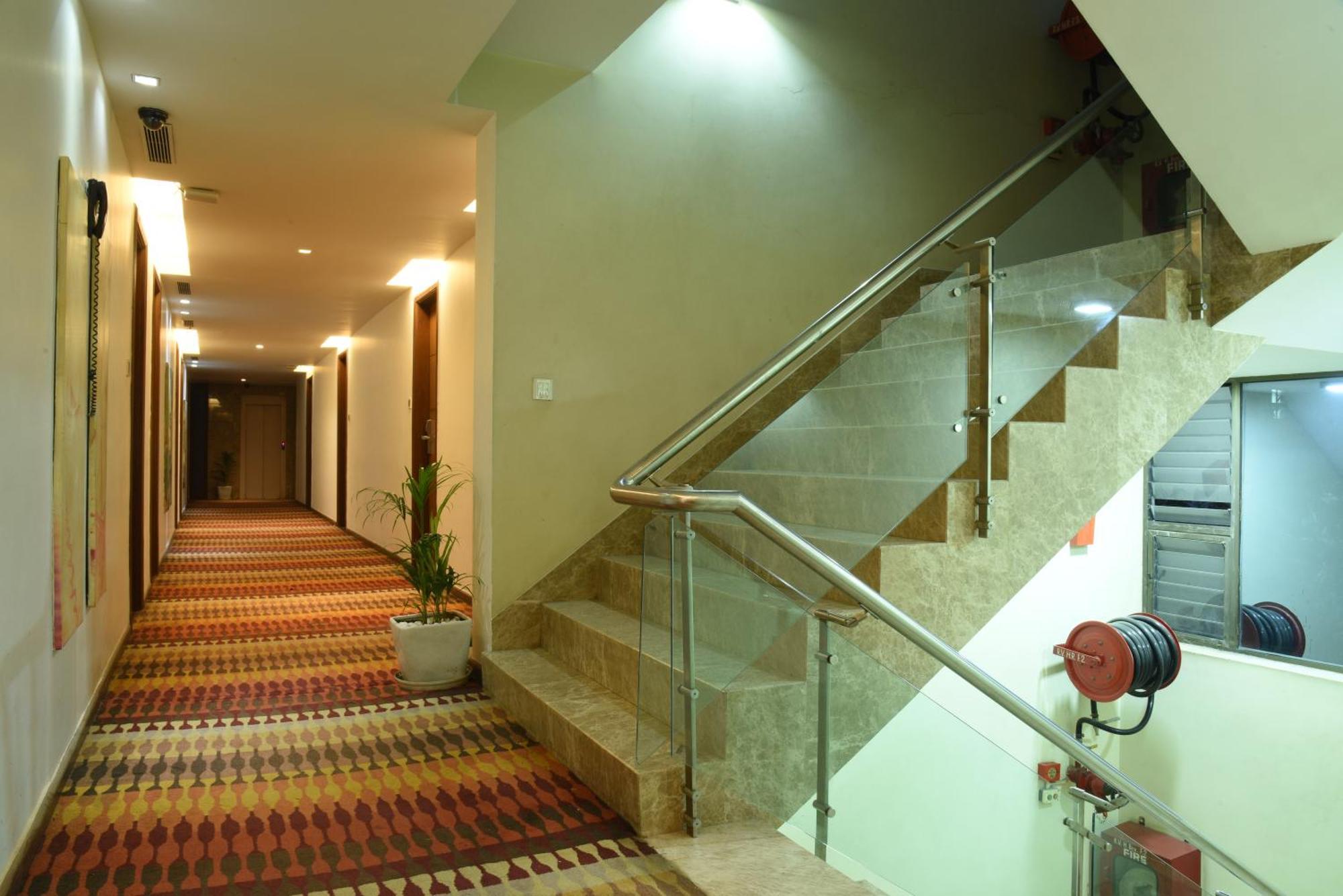 Hotel Riverview Ahmedabad Extérieur photo