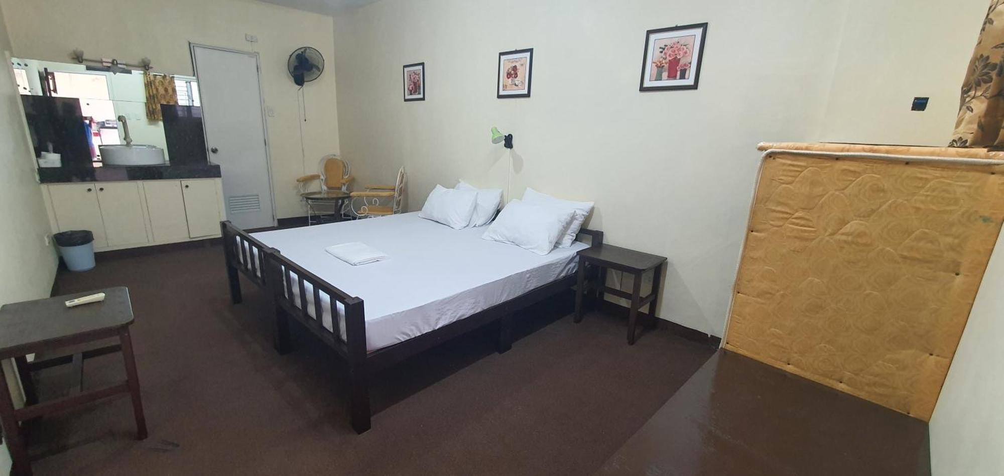 Cool Martin Family Hotel And Resort Bacoor Extérieur photo