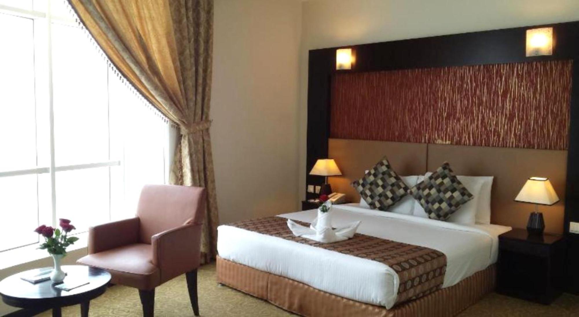 Aryana Hotel Charjah Extérieur photo