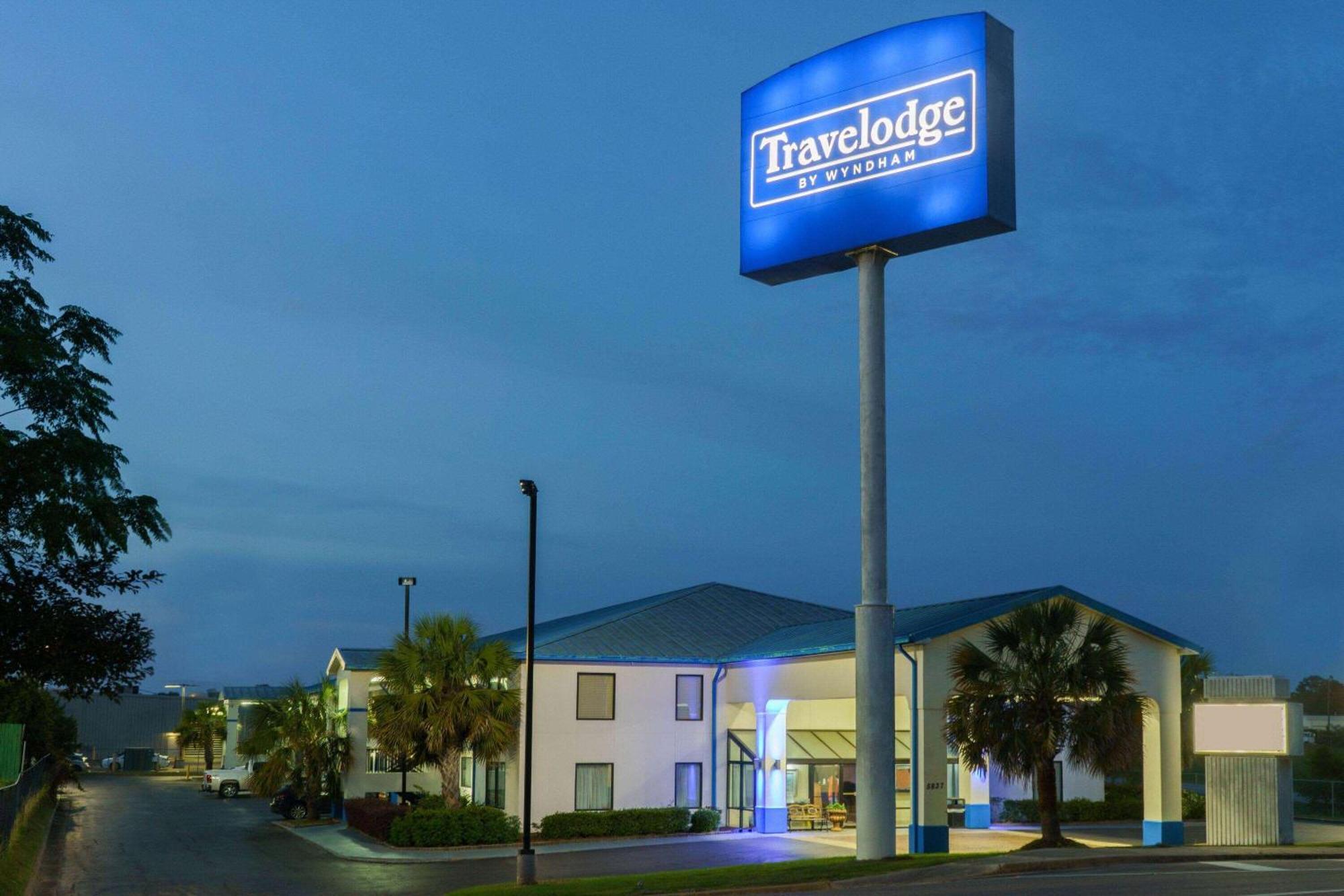 Travelodge By Wyndham Montgomery East Extérieur photo