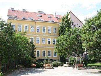 Hôtel Courtyard à Bratislava Extérieur photo