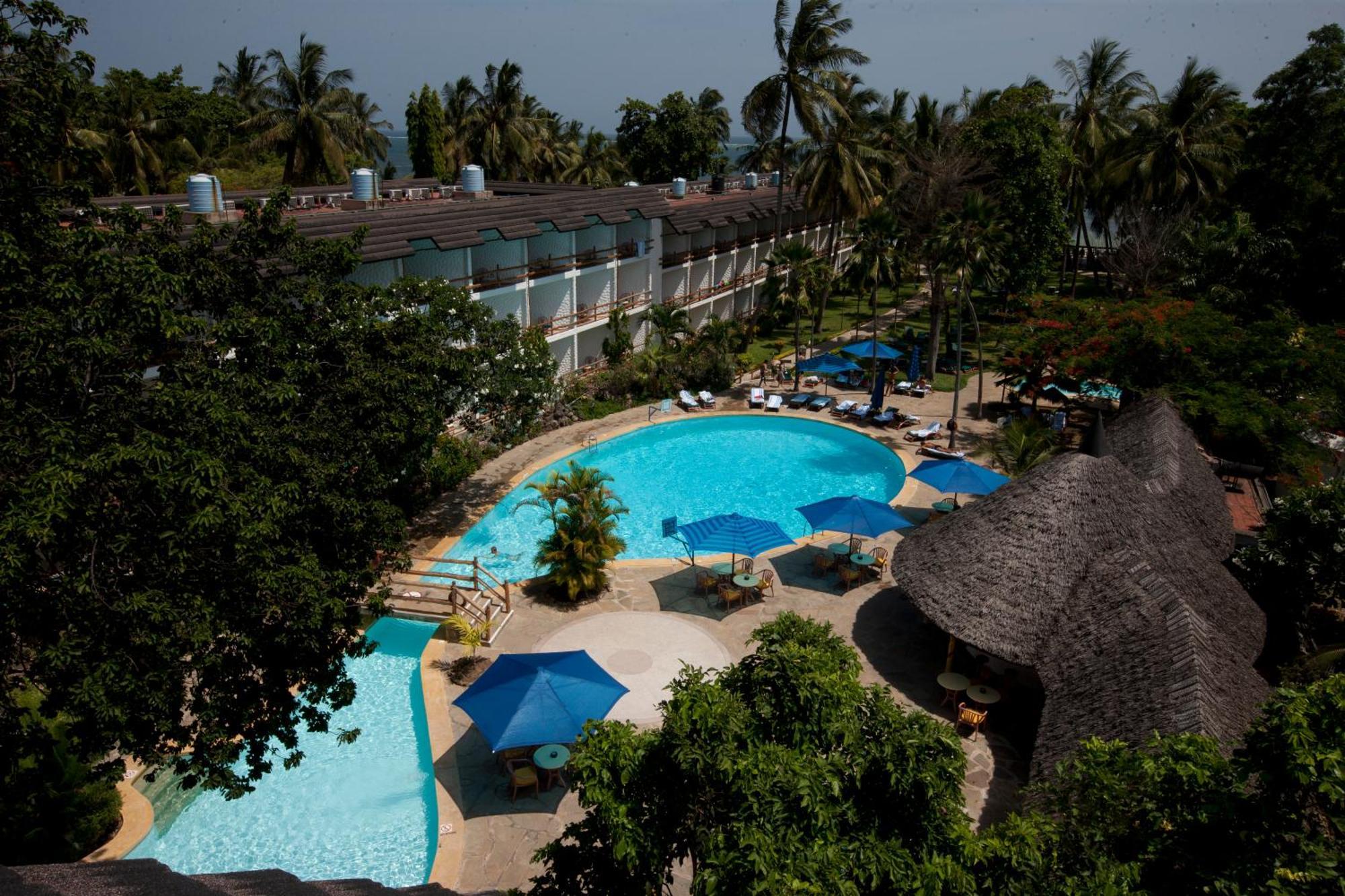 Travellers Beach Hotel Mombasa Extérieur photo