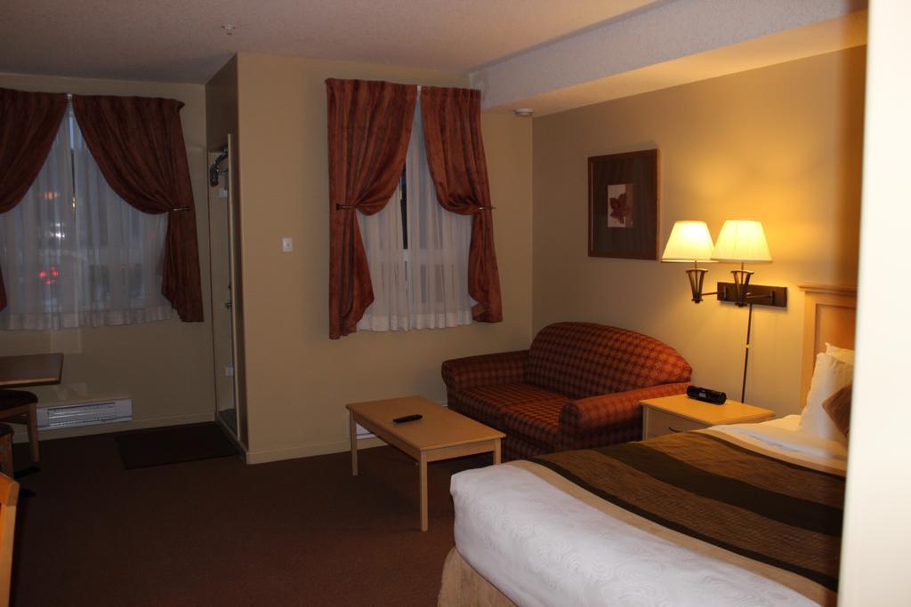 Clearwater Hotel Ltd Fort Mcmurray Extérieur photo