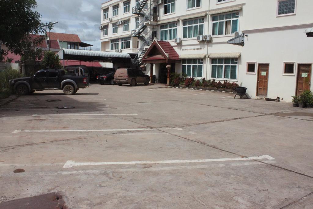 Dokchampa Hotel Luang Namtha Extérieur photo