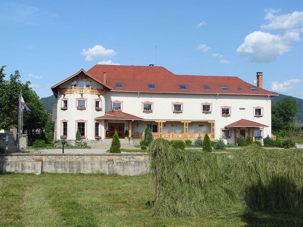 Hôtel Manoir Mignon à Câmpulung Moldovenesc Extérieur photo
