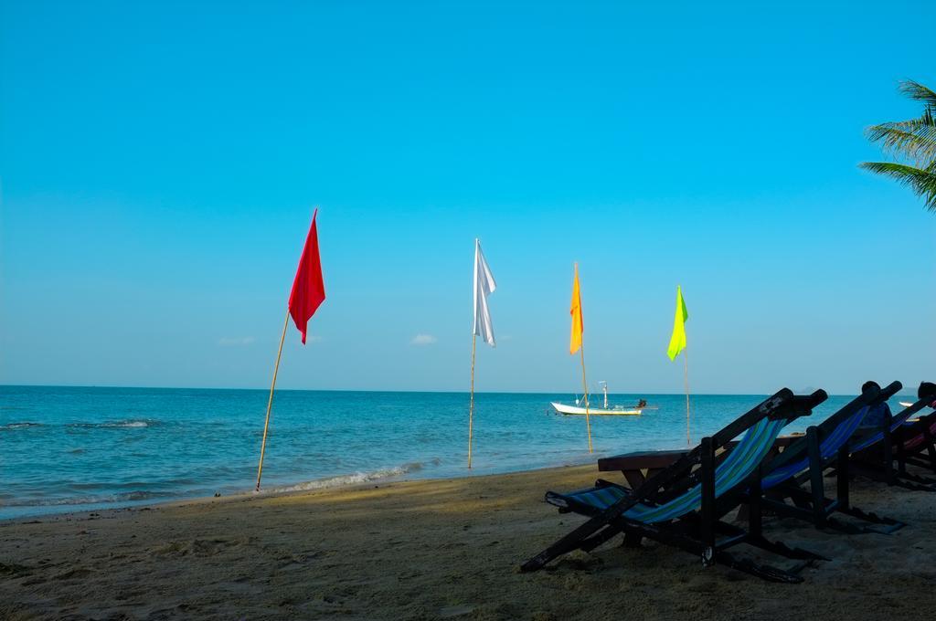 Thaniza Beachfront Resort Haad Rin Extérieur photo