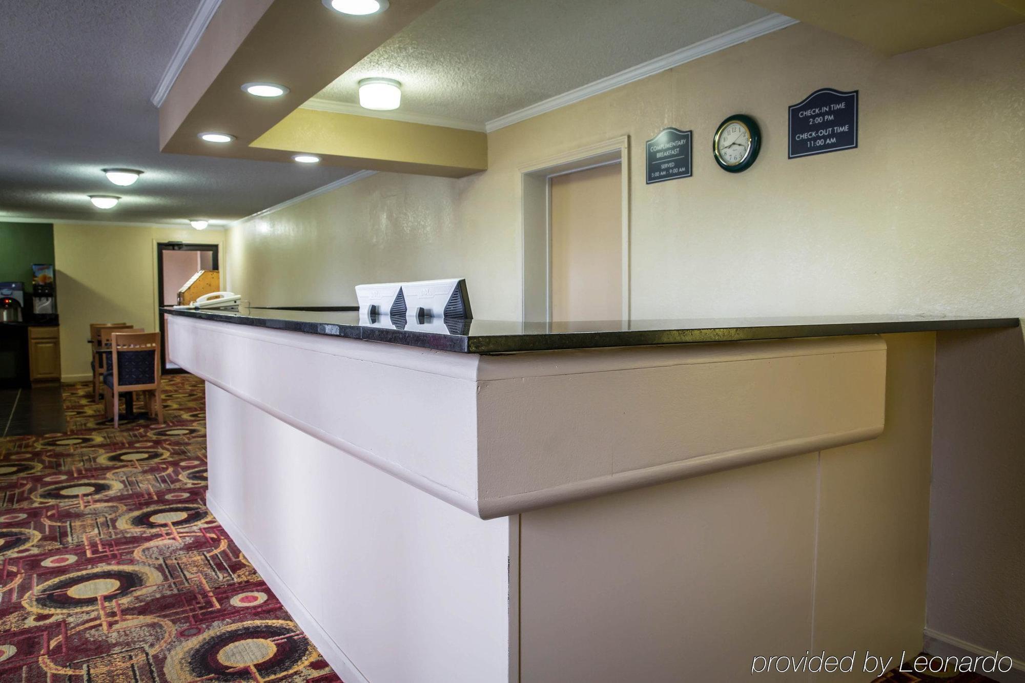 Rodeway Inn & Suites Plymouth Hwy 64 Extérieur photo