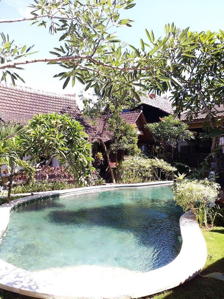 Hôtel Kampung Cenik à Kuta Lombok Extérieur photo
