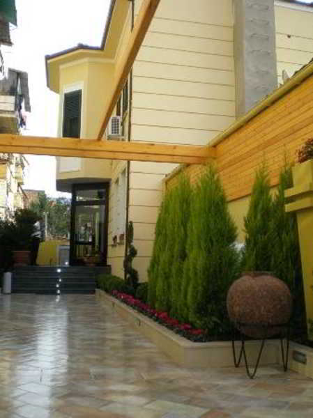 Hôtel Viila 3 à Tirana Extérieur photo