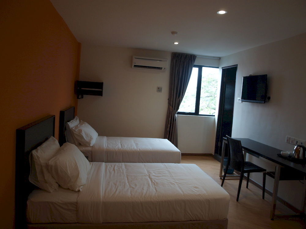 Padungan Hotel Kuching Extérieur photo