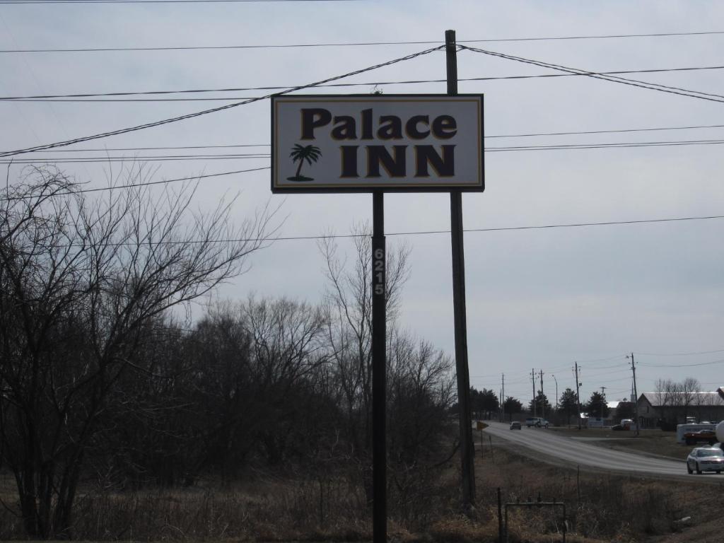 Palace Inn Des Moines Extérieur photo