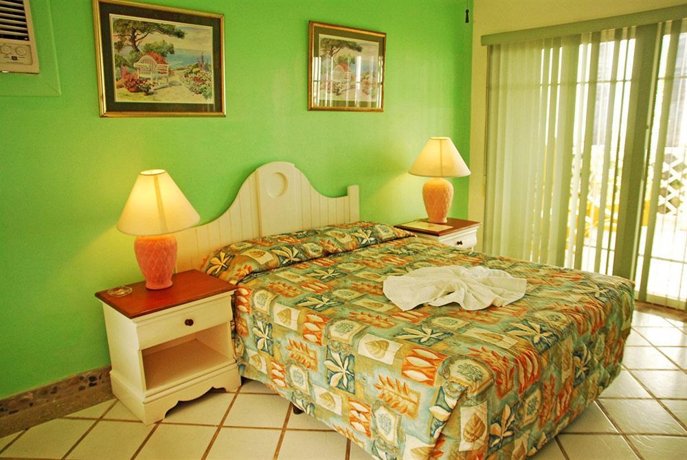 Hotel Vistamar Beachfront Resort & Conference Center Pochomil Extérieur photo