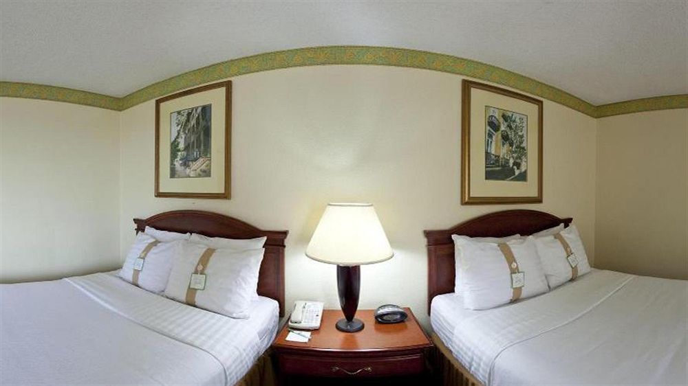 Holiday Inn Charleston-Riverview, An Ihg Hotel Extérieur photo