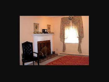 The Inn On Thistle Hill Bed & Breakfast And Wellness Center Boston  Extérieur photo