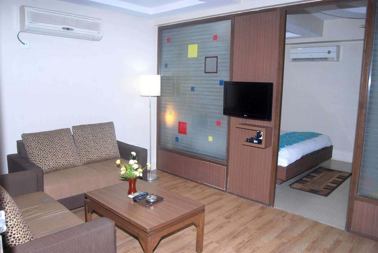 Hotel Corporate Residency Ahmedabad Extérieur photo