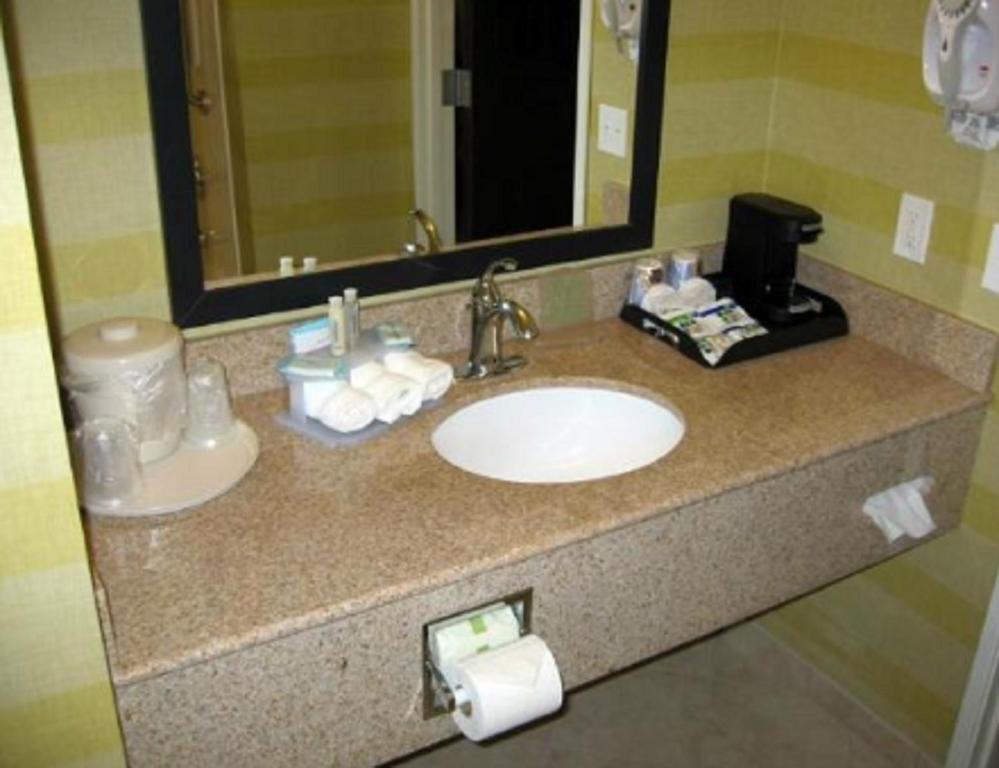 Holiday Inn Express & Suites / Red Bluff - South Redding Area, An Ihg Hotel Chambre photo