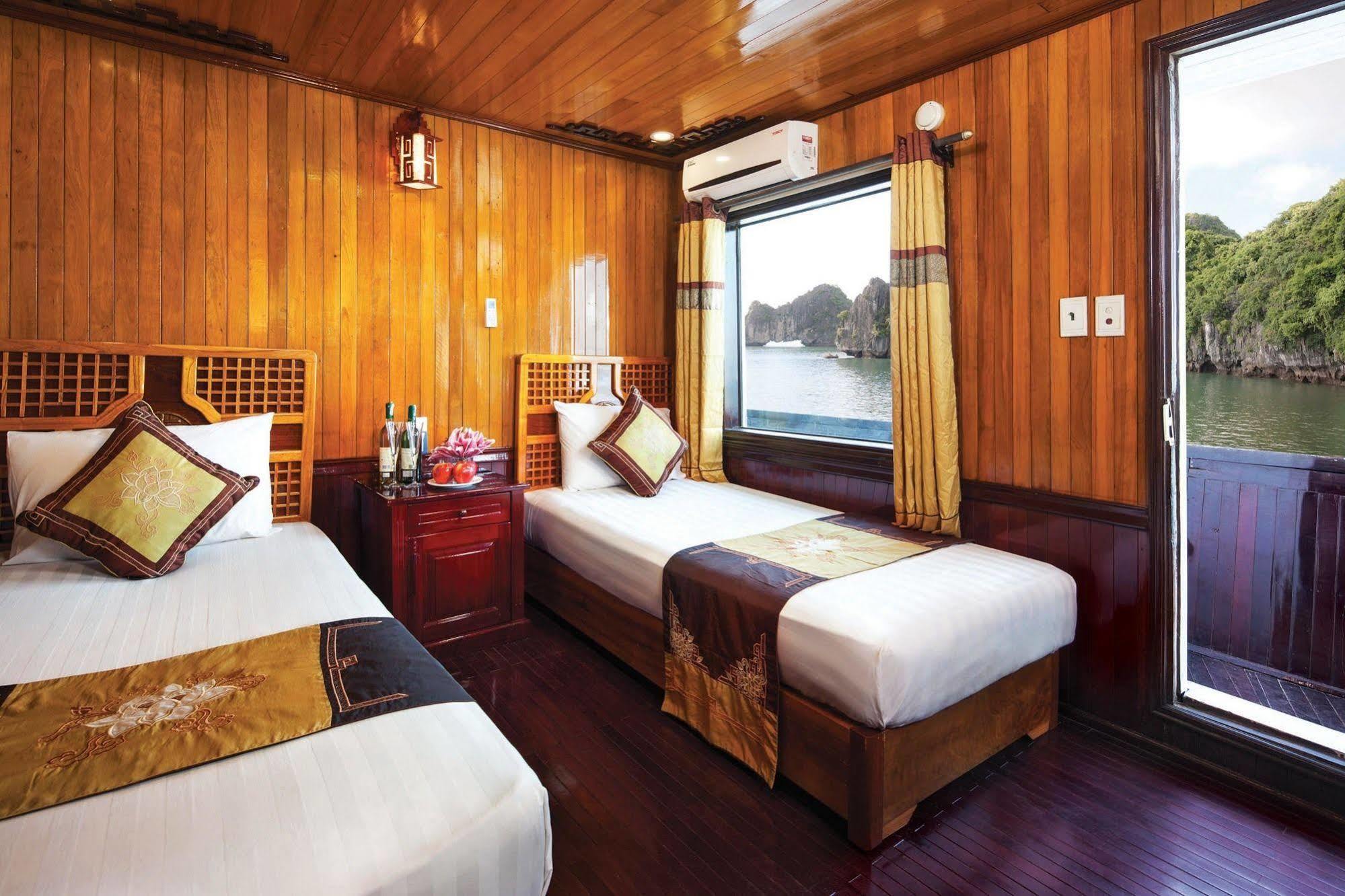 Hôtel Halong Seasun Cruise à Hạ Long Extérieur photo