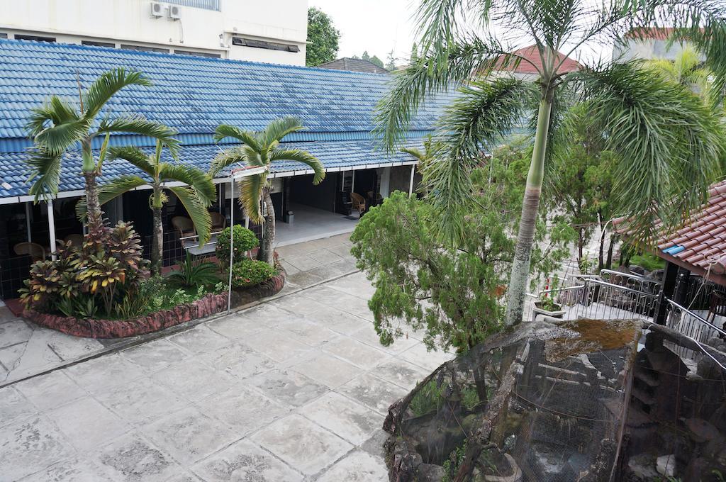 Hotel Alam Sutra Palembang Extérieur photo
