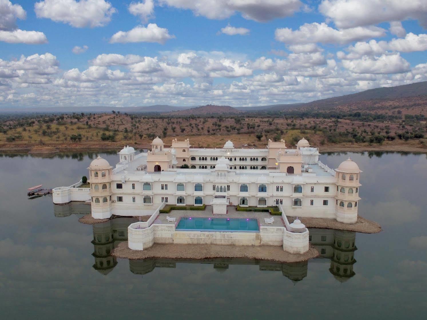 Lake Nahargarh Palace Chittorgarh Extérieur photo