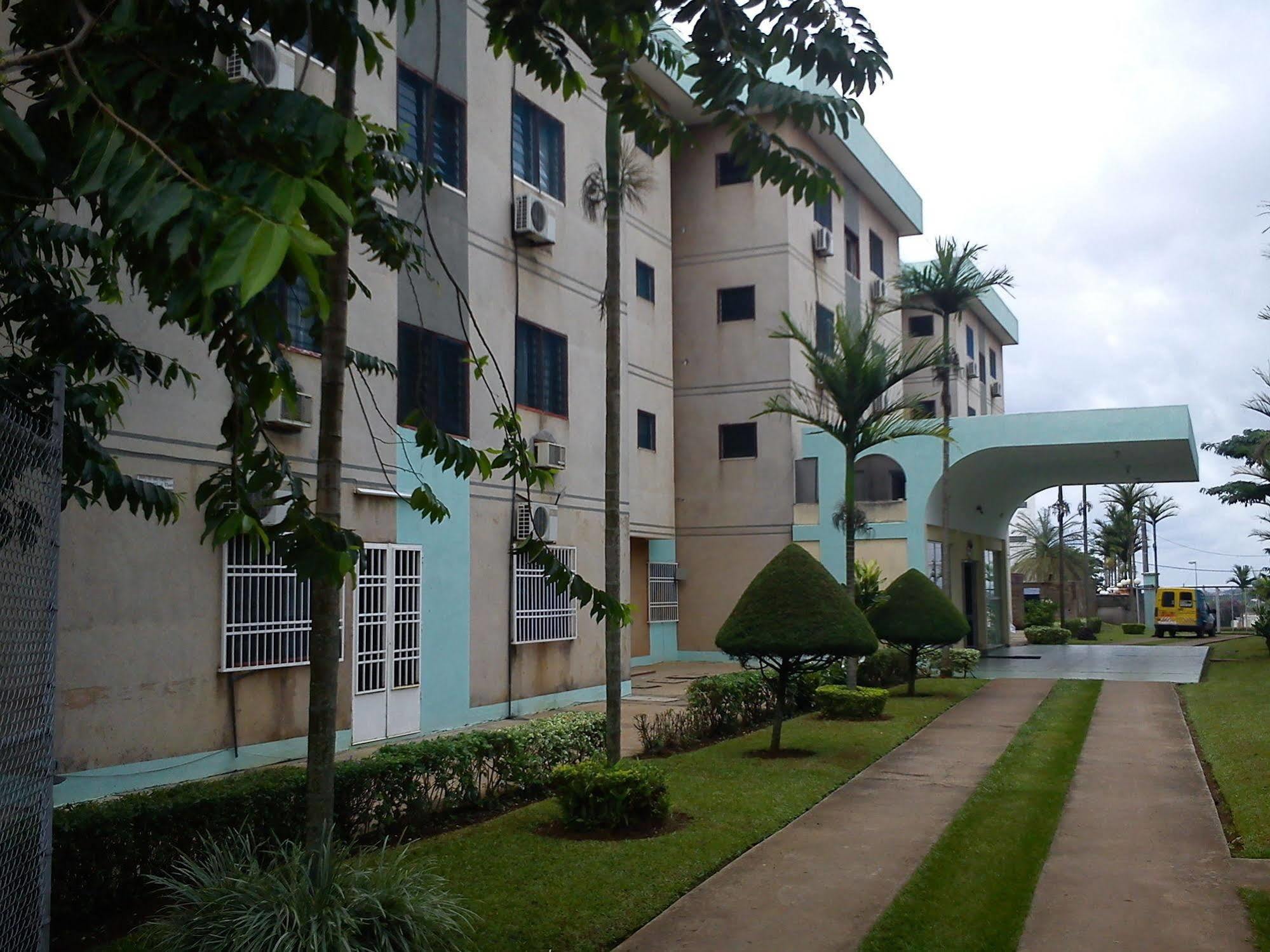 Hotel Azur Yaoundé Extérieur photo
