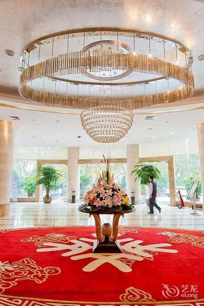 Wenhui International Hotel Kunming Extérieur photo