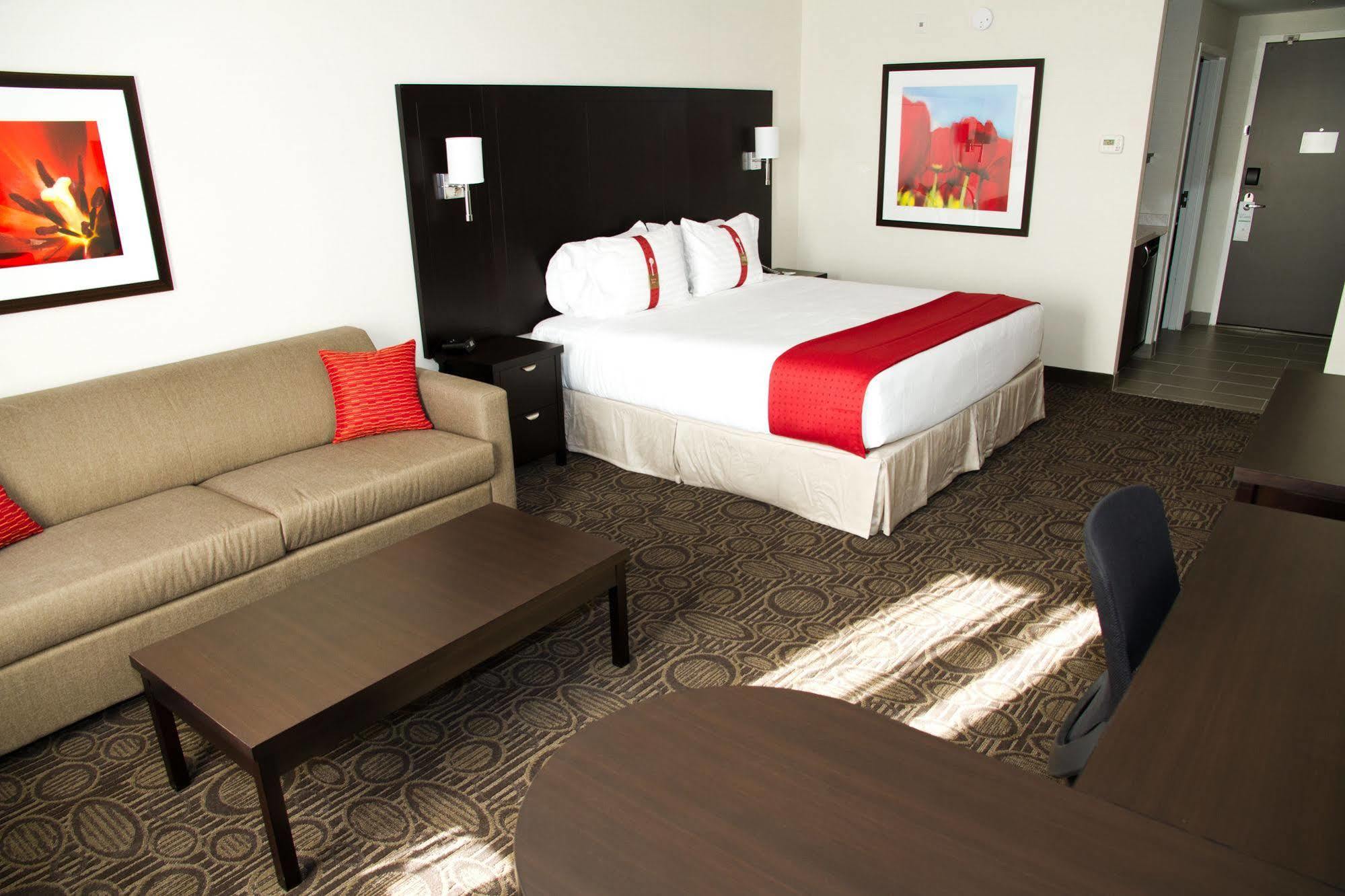 Holiday Inn Hotel & Suites Red Deer, An Ihg Hotel Extérieur photo