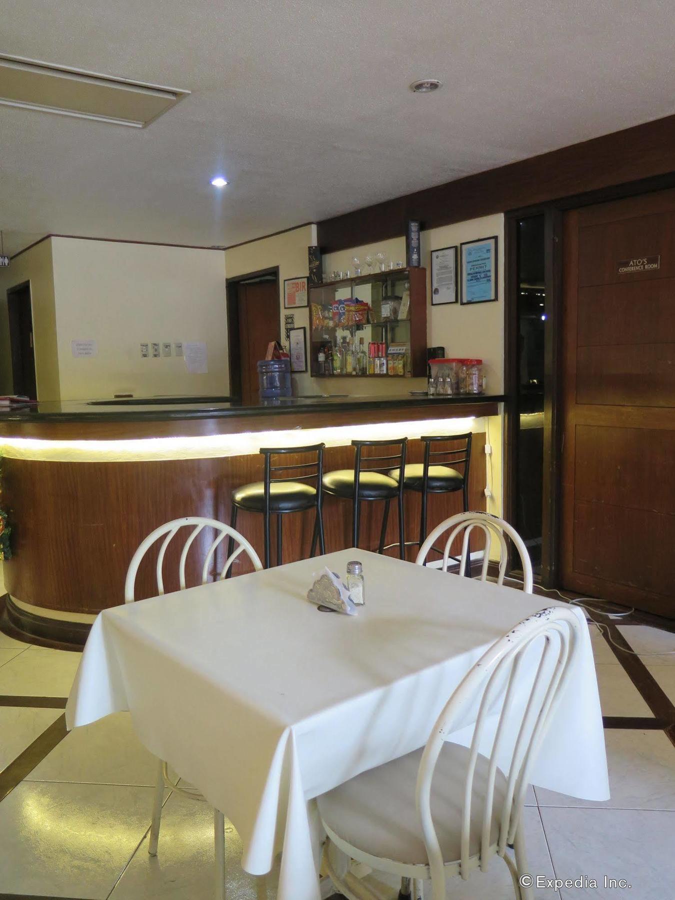 Paragon Suites Cebu Extérieur photo