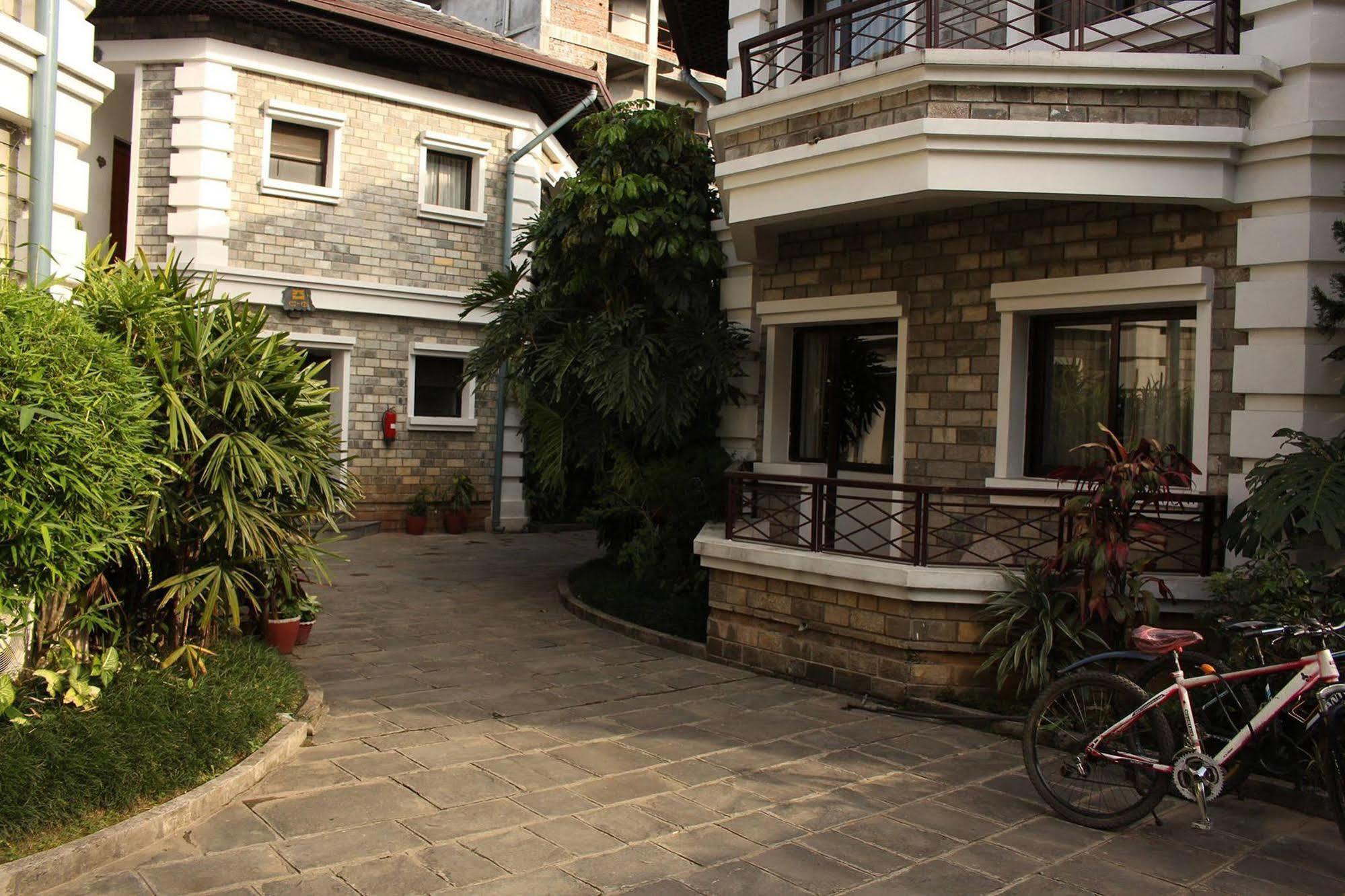 Hôtel Trek-O-Tel à Pokhara Extérieur photo