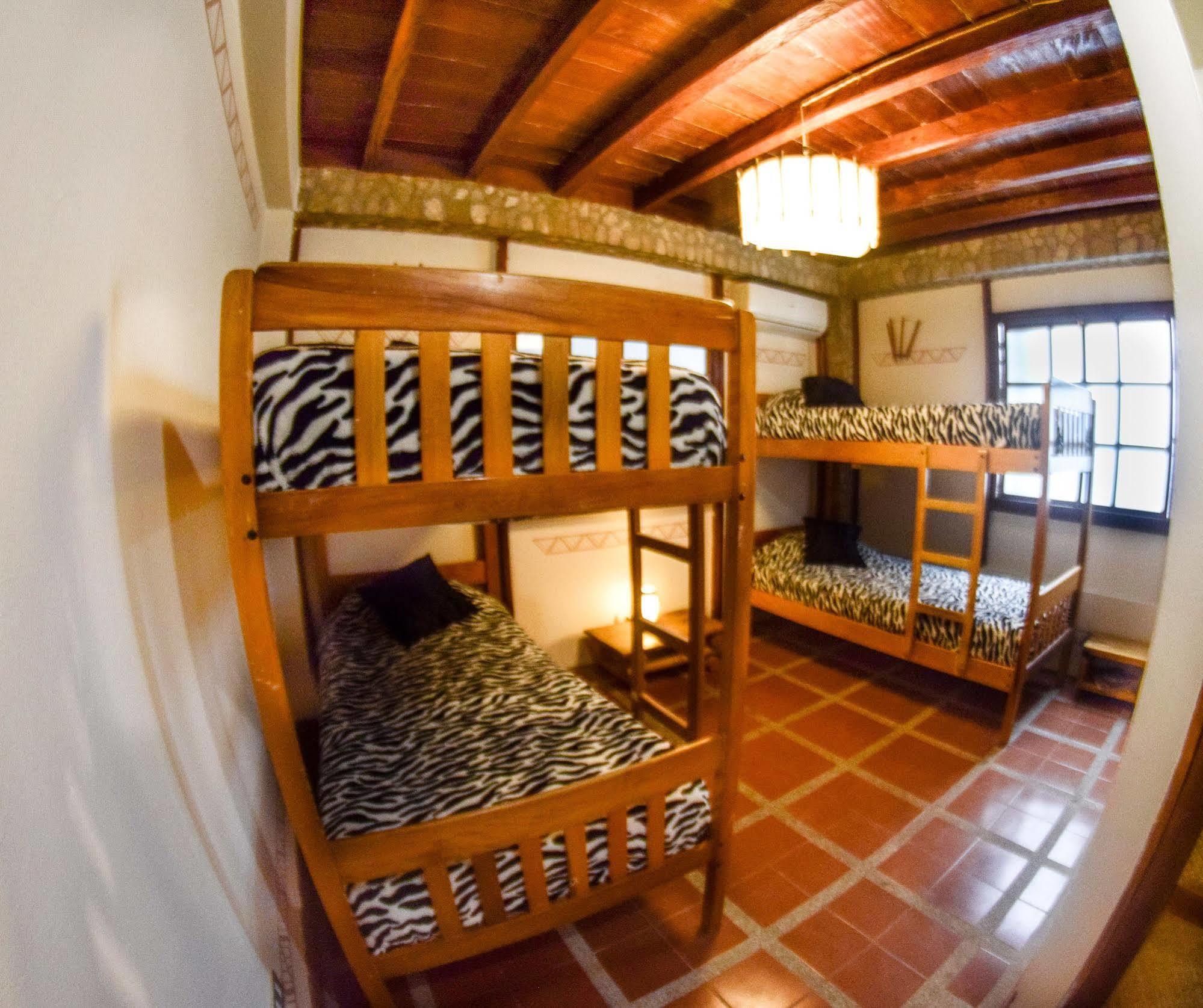 Hôtel Tiki Limbo à Montañita Extérieur photo